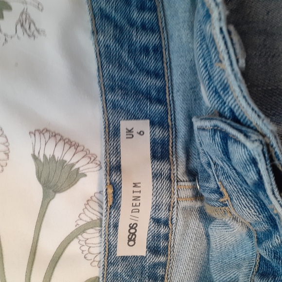 ❤ ASOS Retro High Waist Cut Off Denim Jean Shorts - Picture 5 of 5